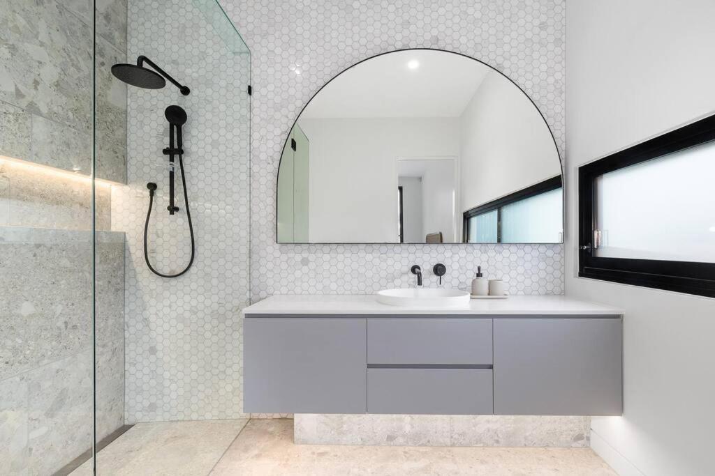 Kirks On Park - Brand New Luxury Home, Great Location Sorrento Eksteriør billede