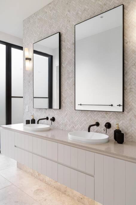 Kirks On Park - Brand New Luxury Home, Great Location Sorrento Eksteriør billede