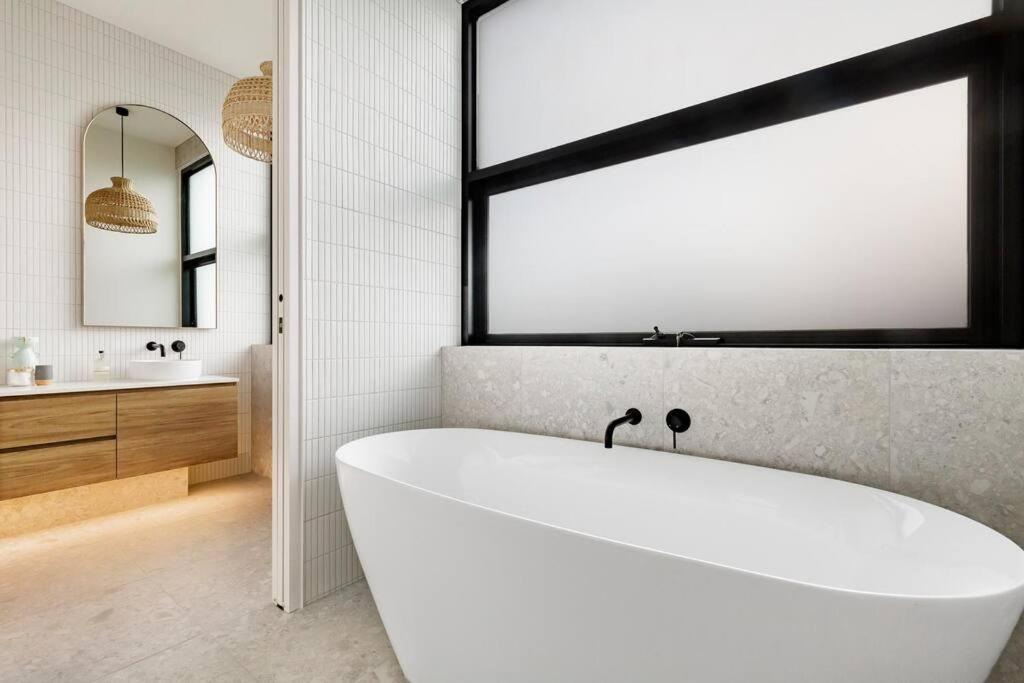 Kirks On Park - Brand New Luxury Home, Great Location Sorrento Eksteriør billede